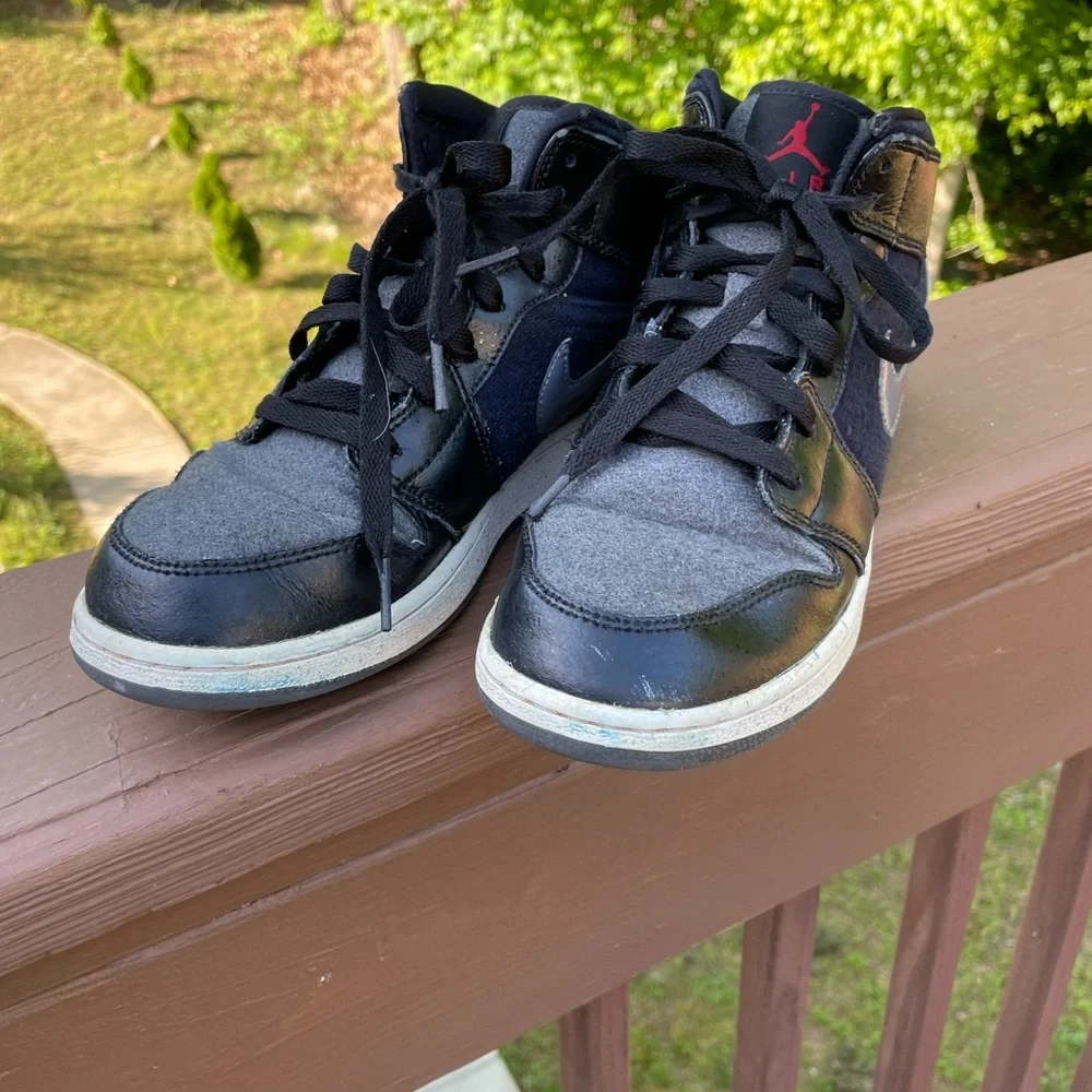 Air Jordan 1 Mid Premium